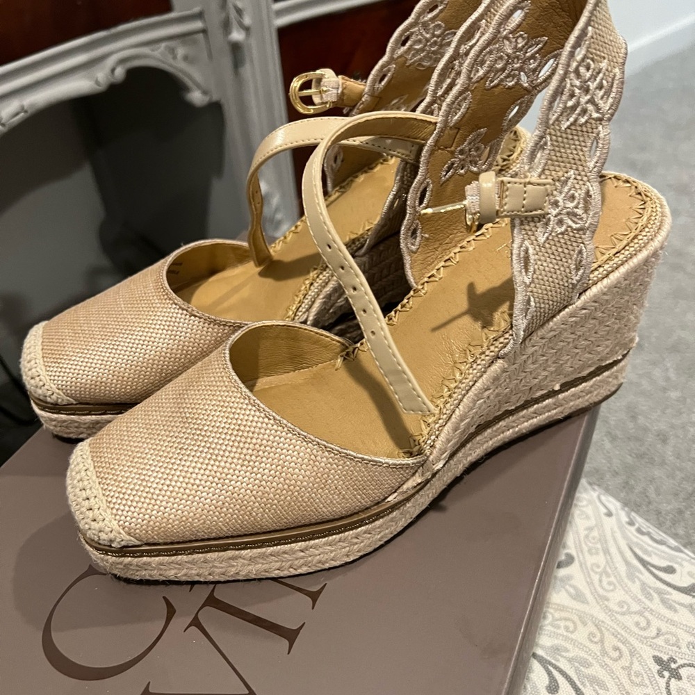 Crown Vintage Tan Wedge Shoes